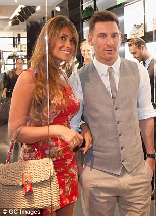 Messi’s fashion spree: Discover his stylish Dolce & Gabbana shopping adventure with Antonela!